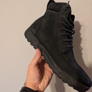 Men's Lems hiking Boulder Summit Waterproof Lace-Up Boots - size 11
Like new -